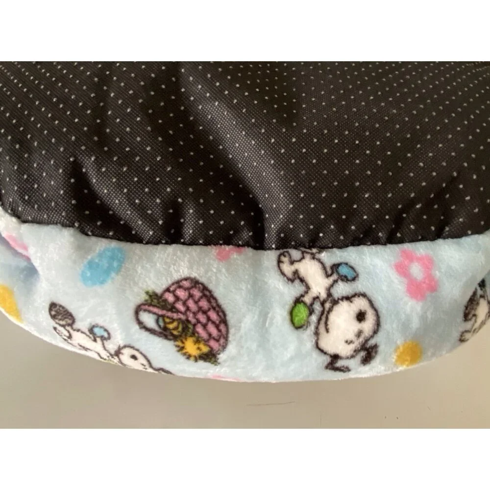 Peanuts Snoopy Small Dog Pet Cozy Cuddler Bed Easter Basket Eggs 19 X 15 X‎ 7”